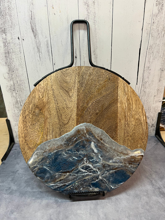 Round Charcuterie Board - Silver & Blue w/black handle (1)