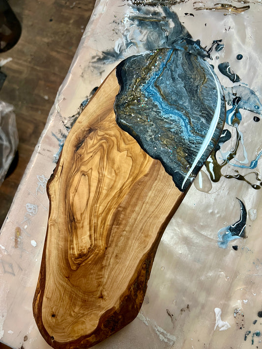 Sm/Med Olive Live Edge - Blues Bling Board