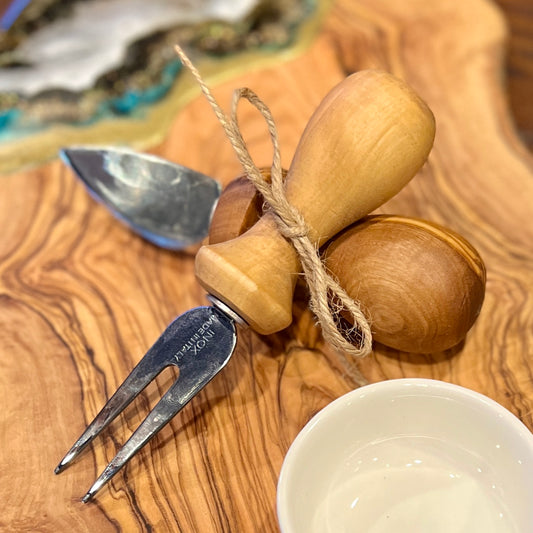 2-piece Cheese Cutlery Set with Olive Wood Handles