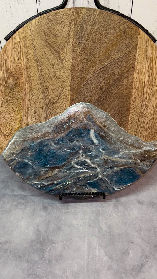 Round Charcuterie Board - Silver & Blue w/black handle (1)